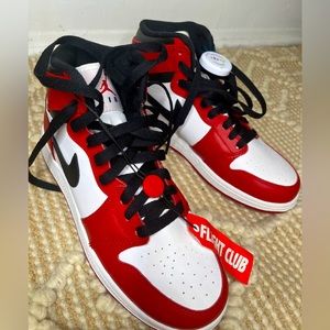 Air Jordan 1 2013 chicagos GS size 6